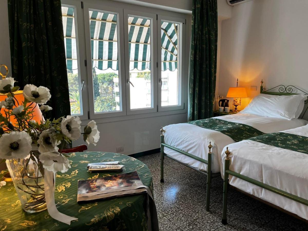 Eveline Portosole Hotel Sanremo Bagian luar foto