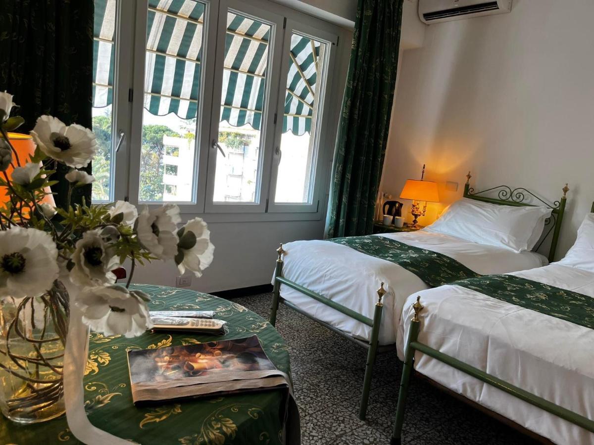 Eveline Portosole Hotel Sanremo Bagian luar foto