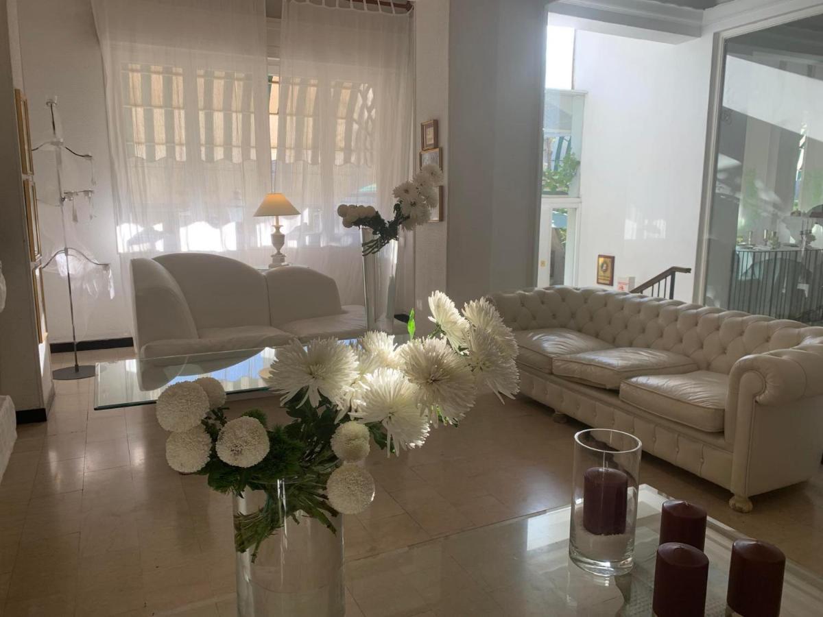 Eveline Portosole Hotel Sanremo Bagian luar foto