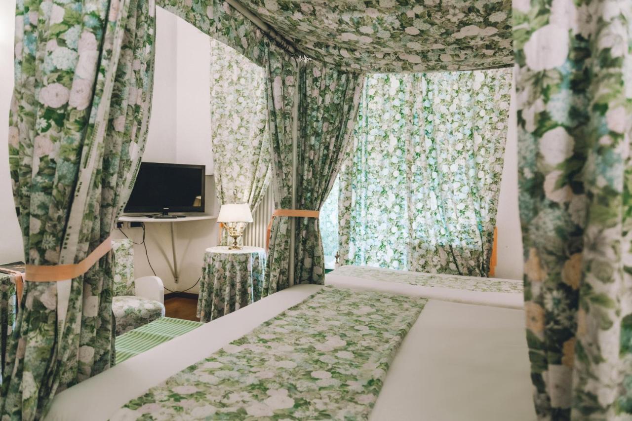 Eveline Portosole Hotel Sanremo Bagian luar foto