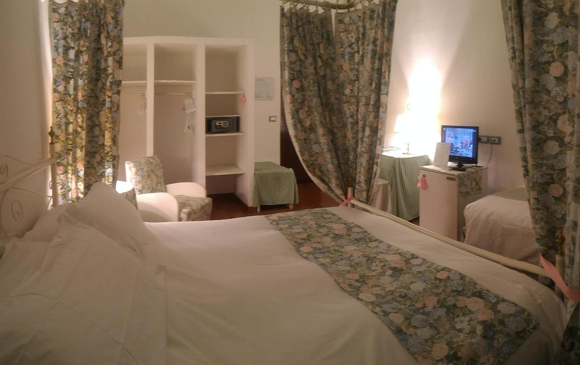Eveline Portosole Hotel Sanremo Bagian luar foto