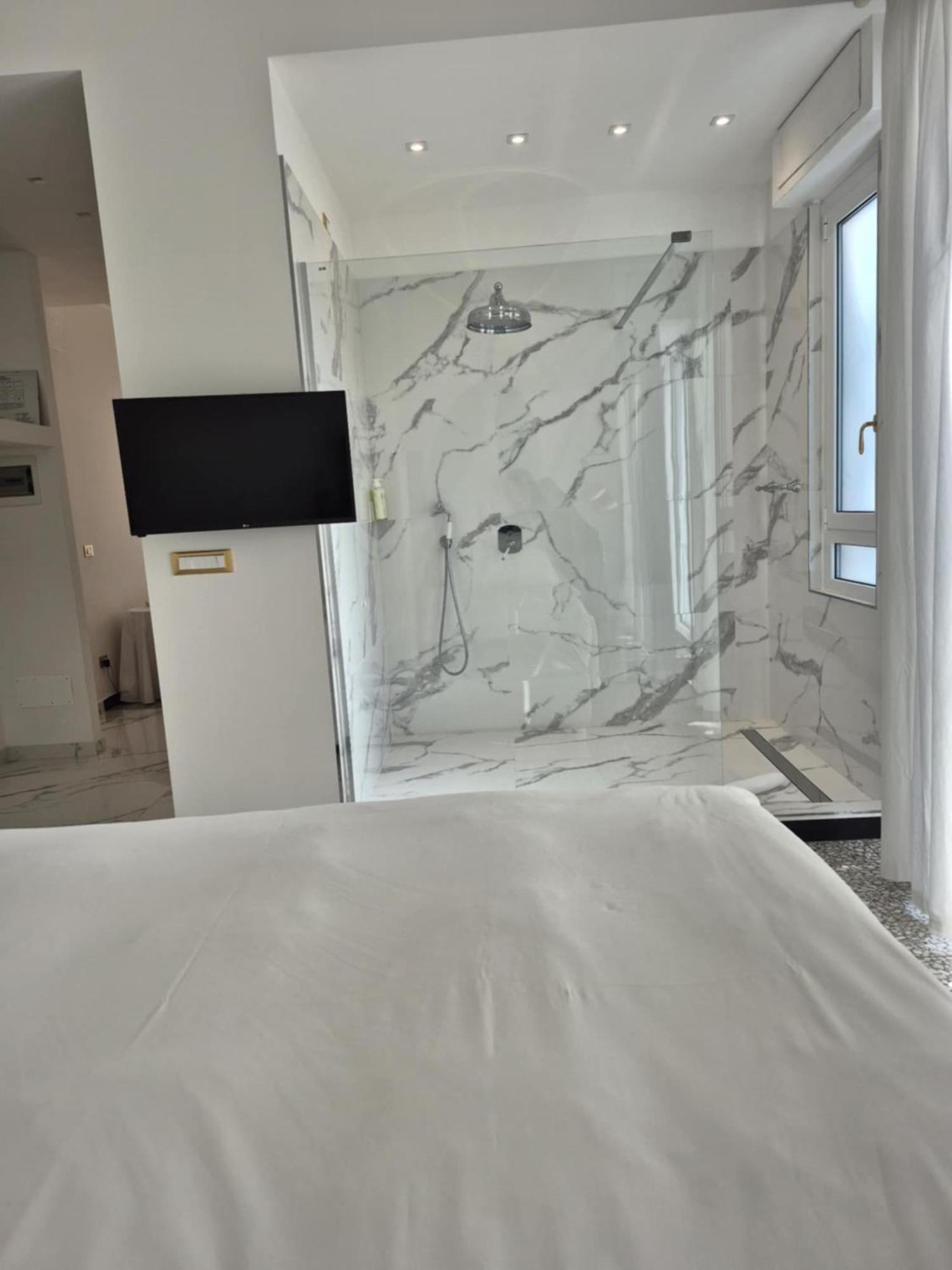 Eveline Portosole Hotel Sanremo Bagian luar foto